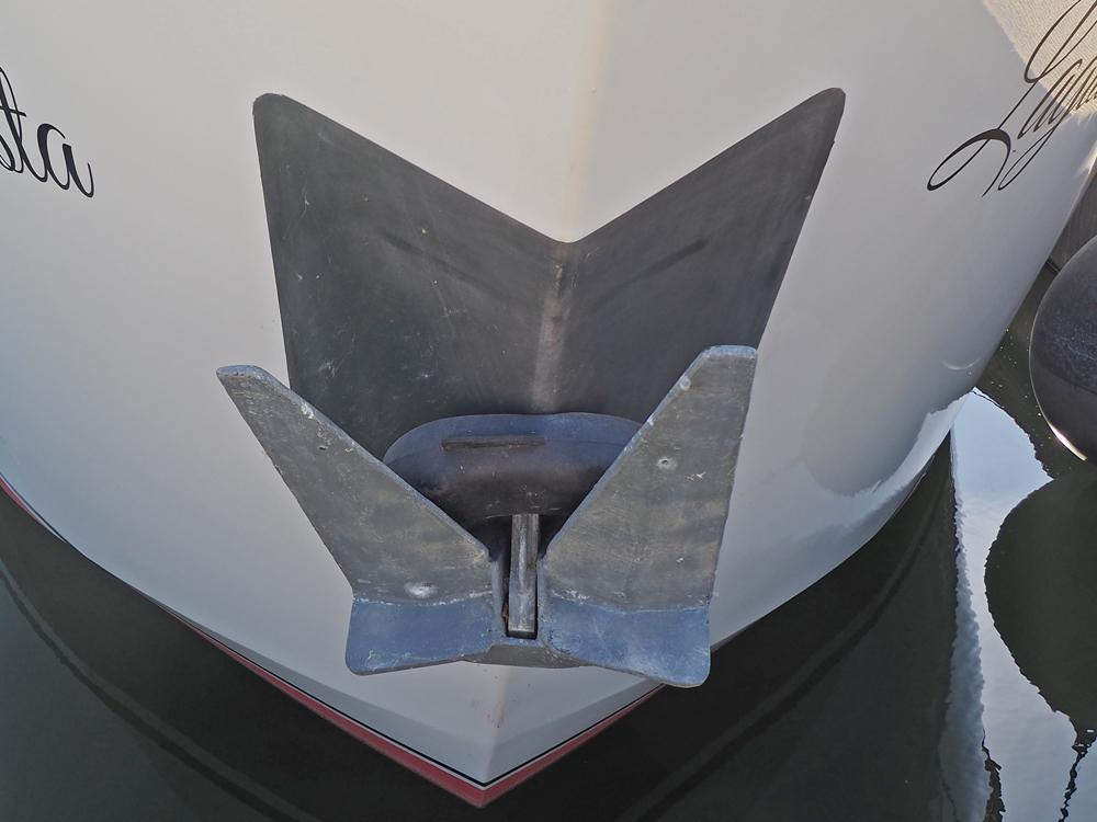  Deck equipment